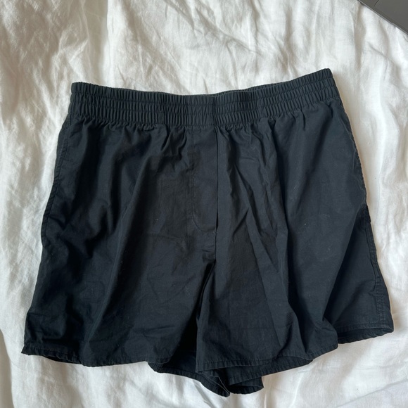 Aritzia short - Picture 3 of 3